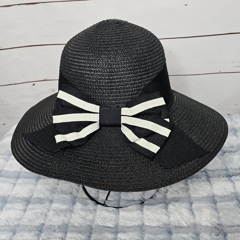 Elegant Black Wide-Brimmed Hat with Bow Detail